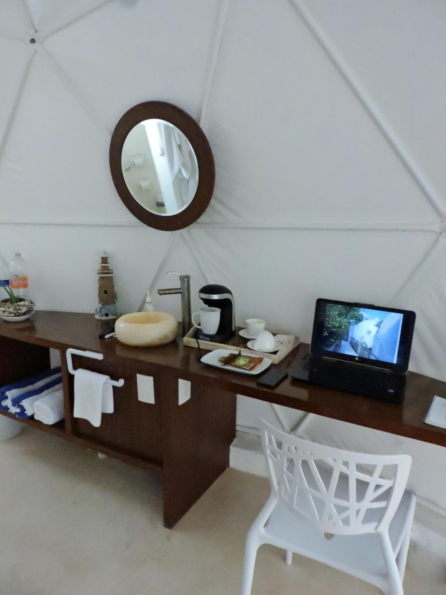 Cozy Room Near The Beach, Party Zone Тулум Екстериор снимка